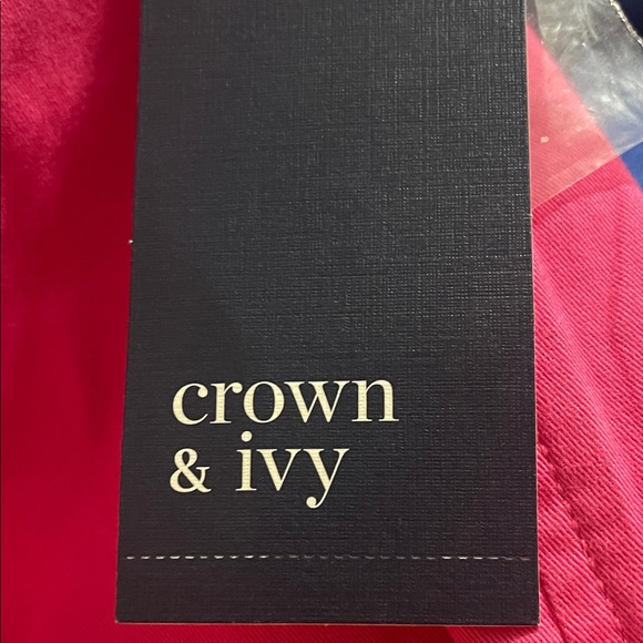 Size 8 Crown & Ivy Vibrant Pink Women's Shorts - Picture 2 of 6